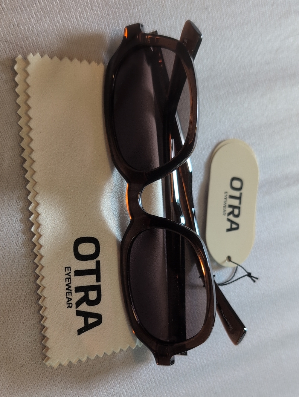 Otra Brown Sunglasses – Classic Rectangular Frame